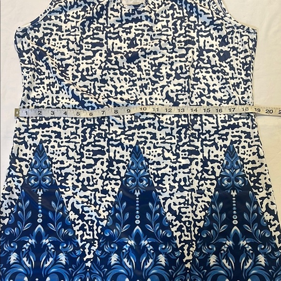 White and Blue Sleeveless Sheath Midi Dress - Picture 16 of 17